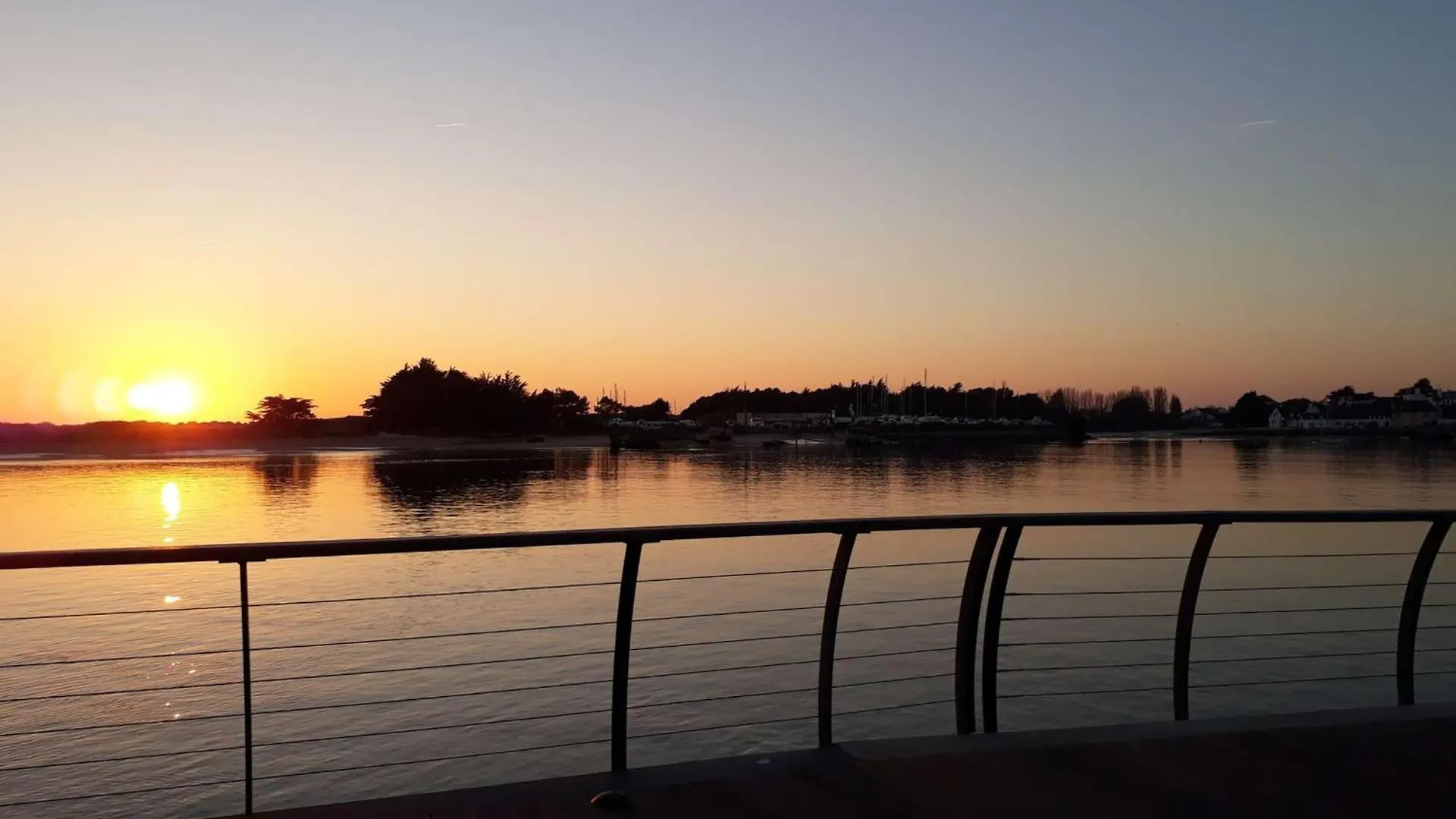 Апартаменты Appartement Spacieux 3P A Etel - Terrasse - Vue Port - Wifi - Parking - Fr-1-479-203